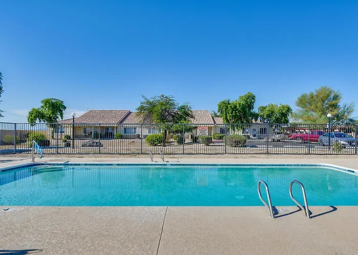 Golf, Shop, Hike! Hideaway W/ Pool * Youngtown