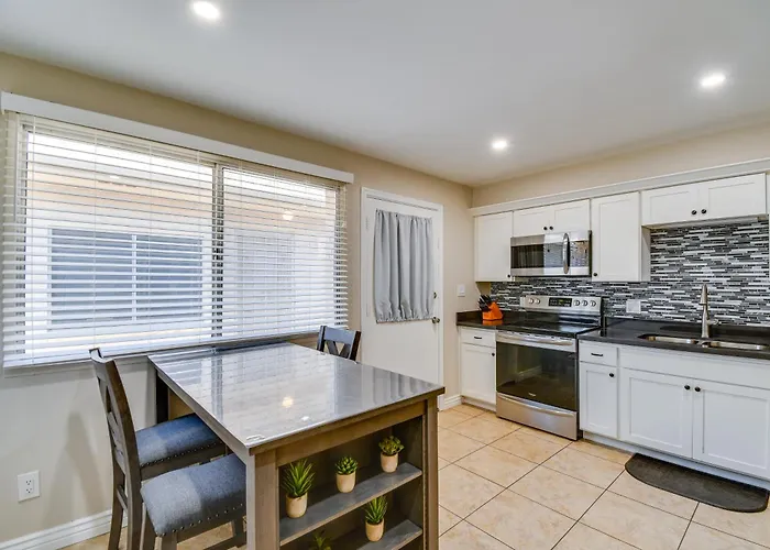 Holiday home Golf, Shop, Hike! Hideaway W/ Pool Youngtown
